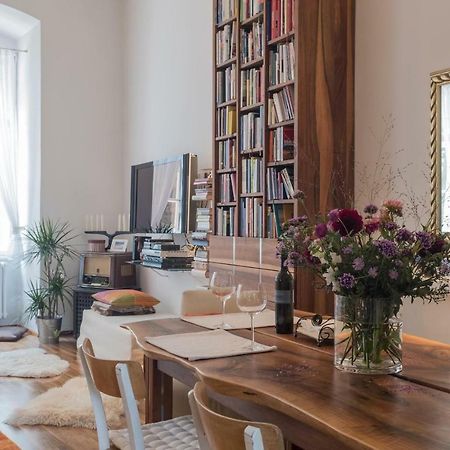 Spacious Old Town Luxury Apartment Linz Esterno foto