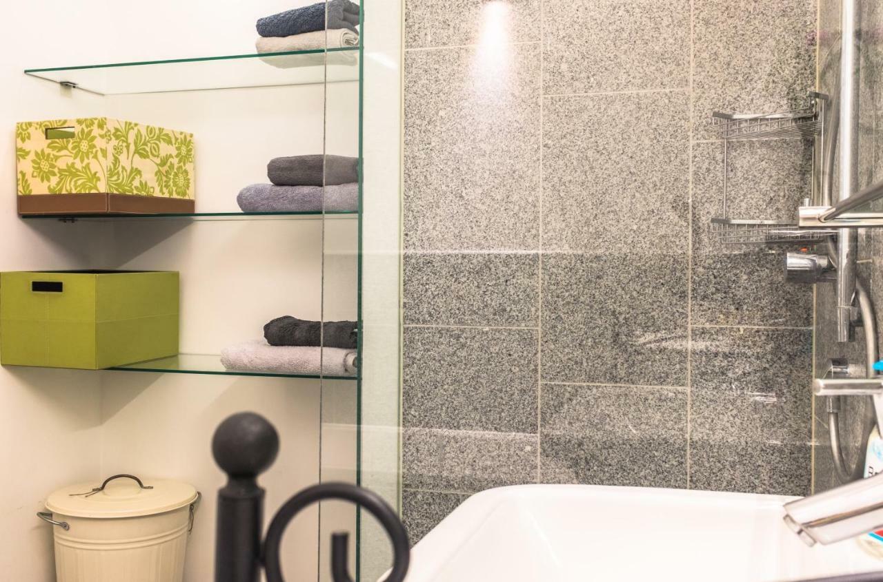 Spacious Old Town Luxury Apartment Linz Esterno foto