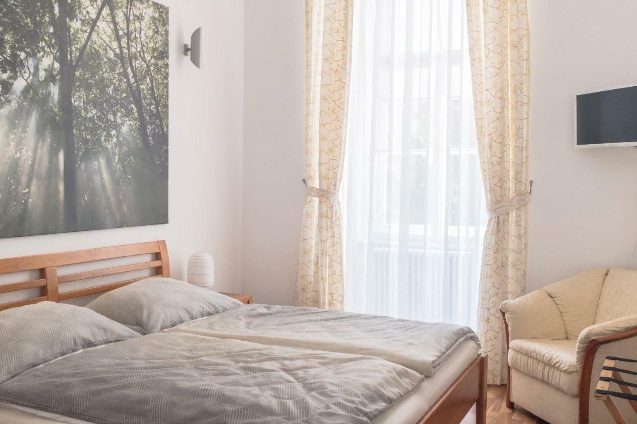 Spacious Old Town Luxury Apartment Linz Esterno foto