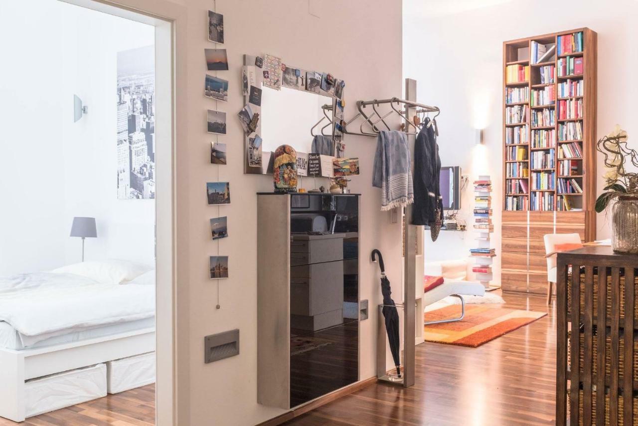 Spacious Old Town Luxury Apartment Linz Esterno foto