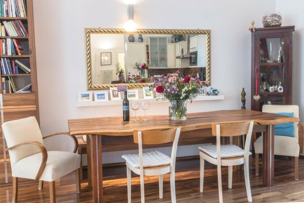 Spacious Old Town Luxury Apartment Linz Esterno foto