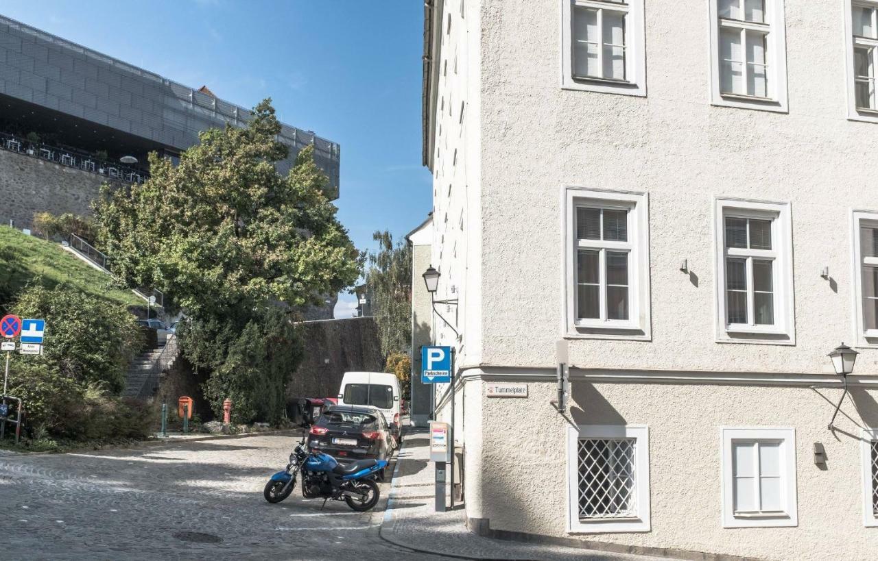 Spacious Old Town Luxury Apartment Linz Esterno foto